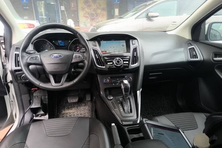Used Ford Focus 2017 Hatchback 1.6L Automatic Fashion Edition Smart Drive Version Center Console