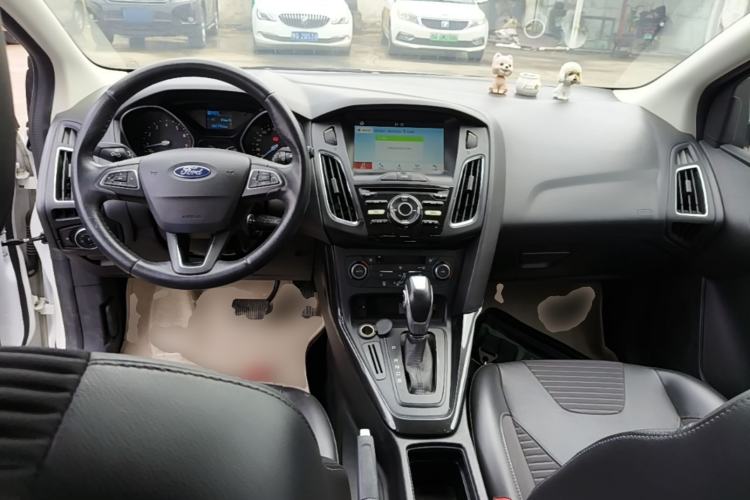 Used Ford Focus 2017 Hatchback 1.6L Automatic Fashion Edition Smart Drive Version Center Console