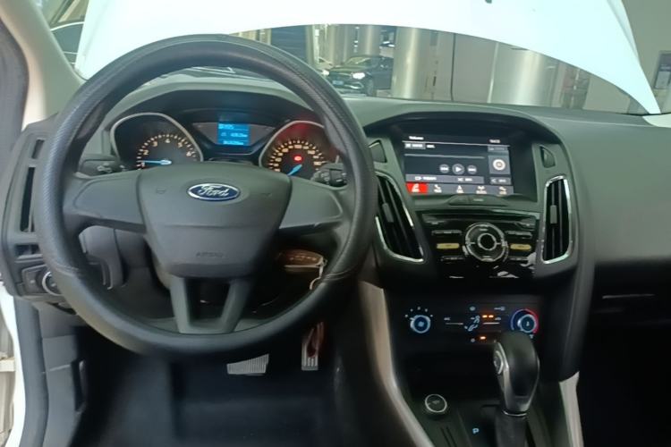 Used Ford Focus 2017 Hatchback 1.6L Automatic Comfort Plus SmartDrive Edition Center Console