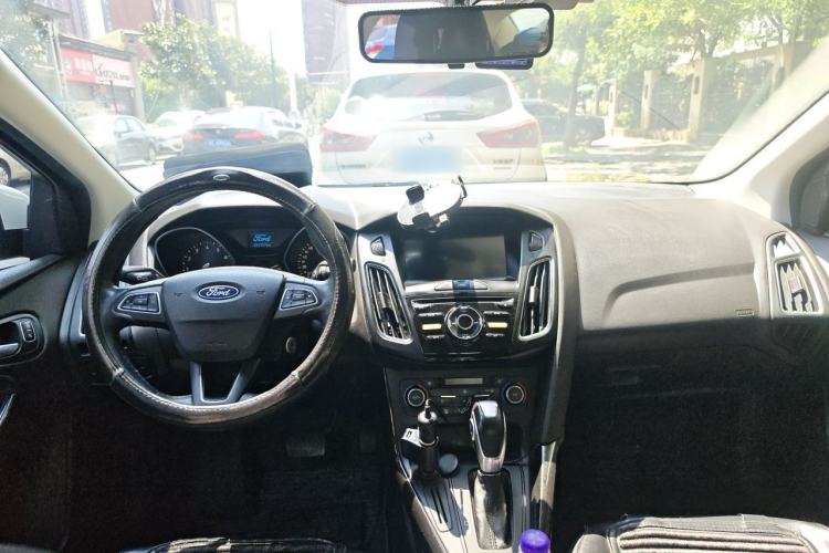 Used Ford Focus 2017 Sedan 1.6L Automatic Fashion Edition Smart Drive Version Center Console