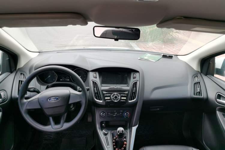 Used Ford Focus 2017 Hatchback 1.6L Manual Comfort Plus SmartDrive Edition Center Console