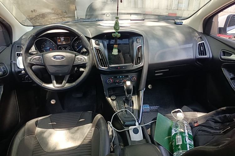 Used Ford Focus 2017 Sedan EcoBoost 180 Automatic Elite Model Center Console