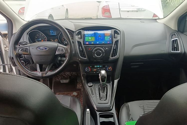 Used Ford Focus 2017 Sedan 1.6L Automatic Fashion Edition Smart Drive Version Center Console