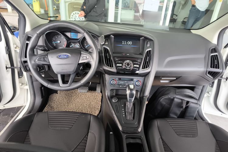 Used Ford Focus 2017 Sedan 1.6L Automatic Fashion Edition Smart Drive Version Center Console