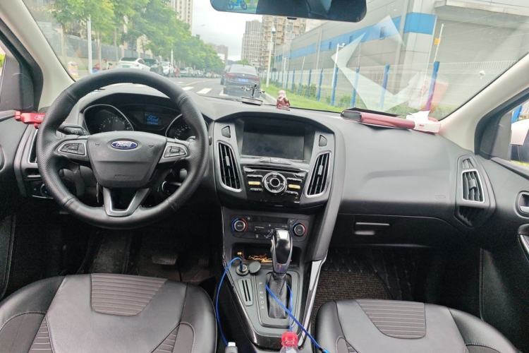 Used Ford Focus 2017 Sedan 1.6L Automatic Fashion Edition Smart Drive Version Center Console