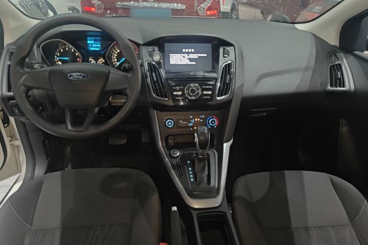 Used Ford Focus 2017 Hatchback 1.6L Automatic Comfort Plus SmartDrive Edition Center Console