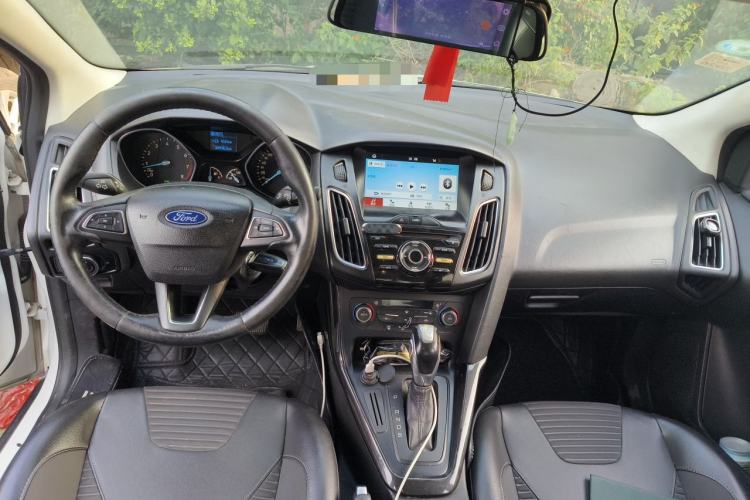 Used Ford Focus 2017 Sedan 1.6L Automatic Fashion Edition Smart Drive Version Center Console