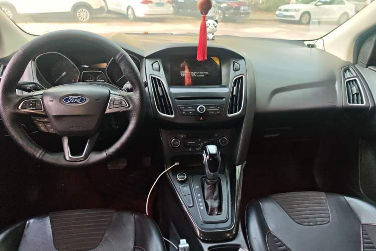 Used Ford Focus 2017 1.5T CTCC White and Black Limited Edition Center Console