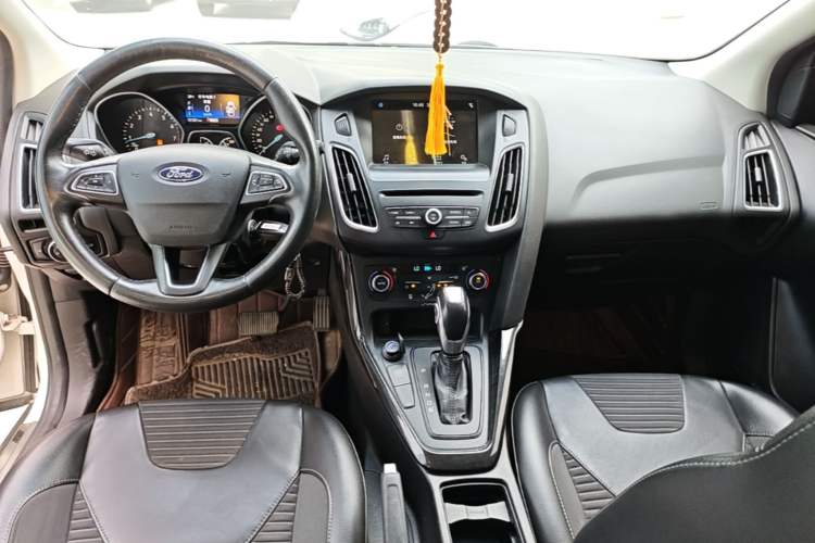 Used Ford Focus 2017 Hatchback EcoBoost 180 Automatic Elite Model Center Console
