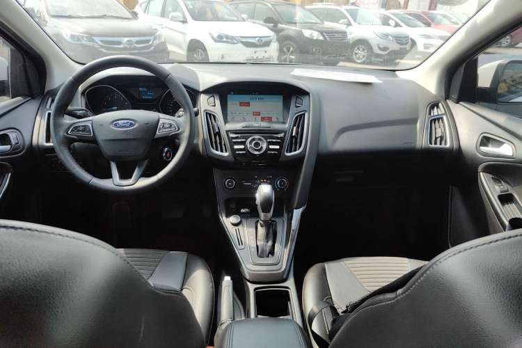 Used Ford Focus 2017 Sedan 1.6L Automatic Fashion Edition Smart Drive Version Center Console