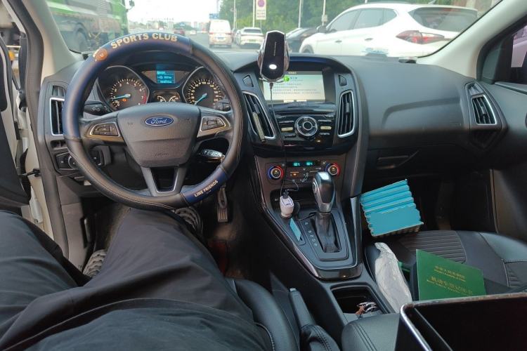 Used Ford Focus 2017 Sedan 1.6L Automatic Fashion Edition Smart Drive Version Center Console
