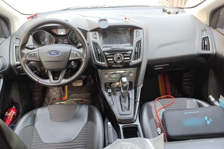 Used Ford Focus 2017 Sedan 1.6L Automatic Fashion Edition Smart Drive Version Center Console