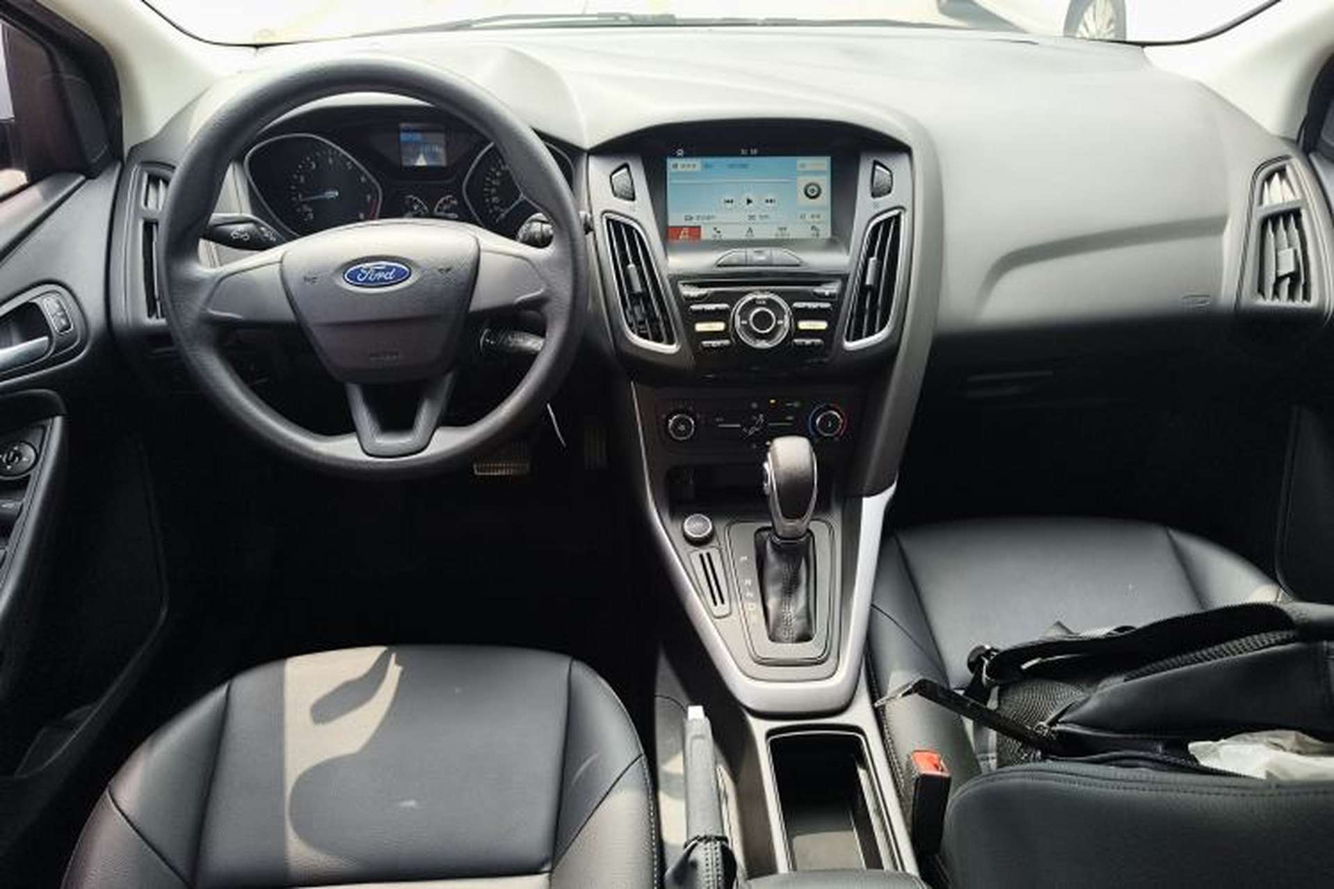 Used Ford Focus 2017 Hatchback 1.6L Automatic Comfort Plus SmartDrive Edition Center Console