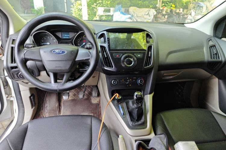Used Ford Focus 2017 Sedan 1.6L Manual Comfort Plus SmartDrive Edition Center Console