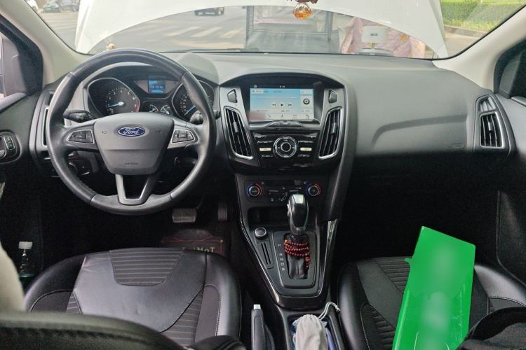 Used Ford Focus 2017 Hatchback 1.6L Automatic Fashion Edition Smart Drive Version Center Console