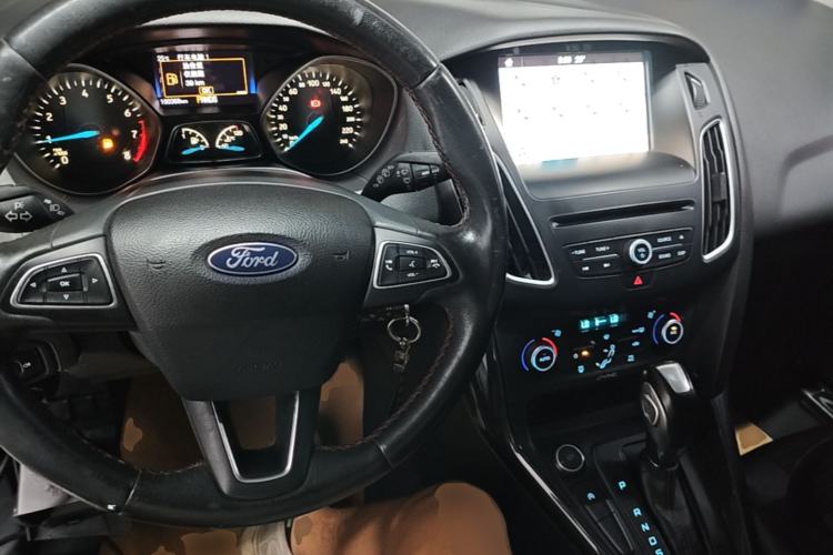 Used Ford Focus 2017 1.5T CTCC White and Black Limited Edition Center Console