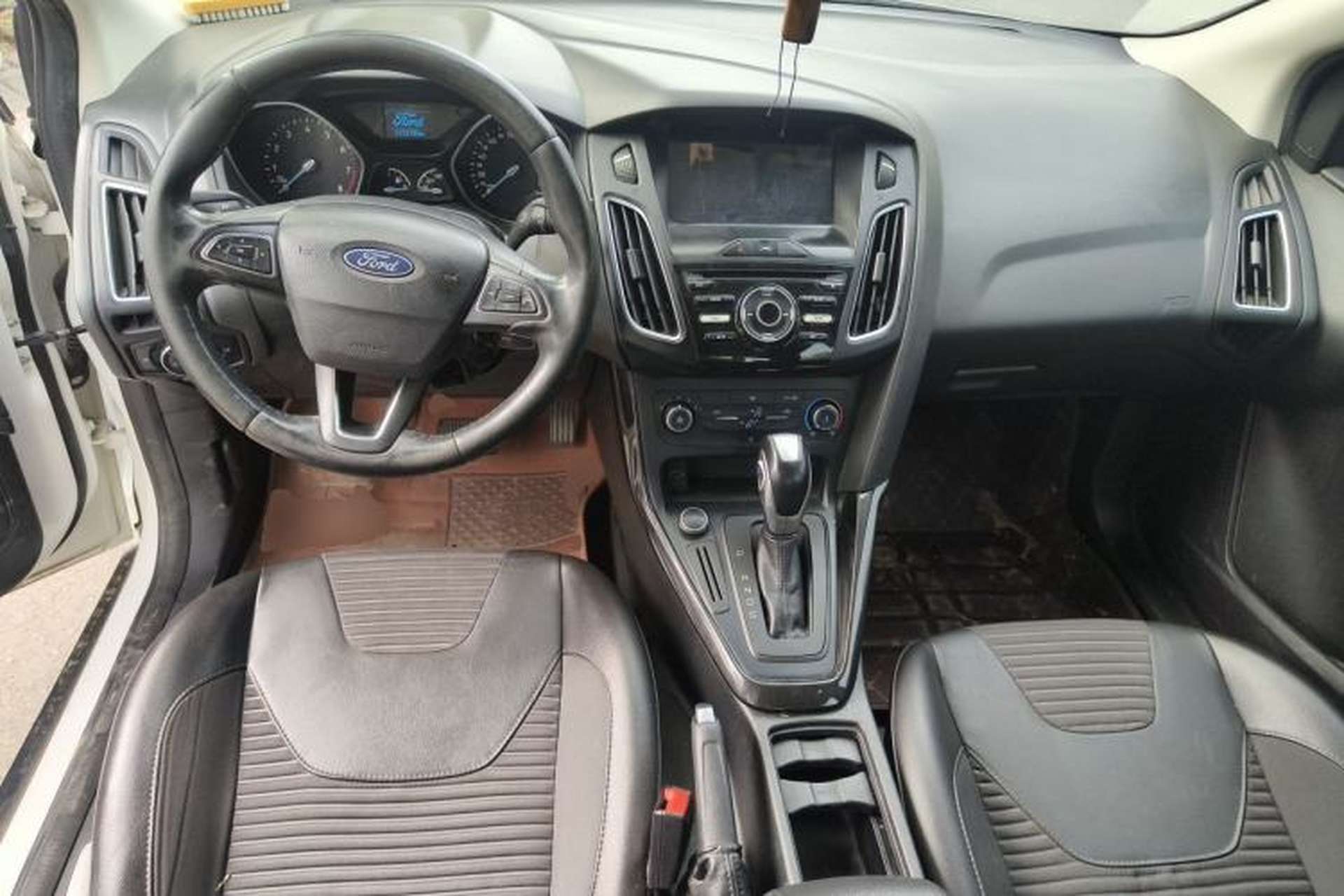 Used Ford Focus 2017 Sedan 1.6L Automatic Fashion Edition Smart Drive Version Center Console