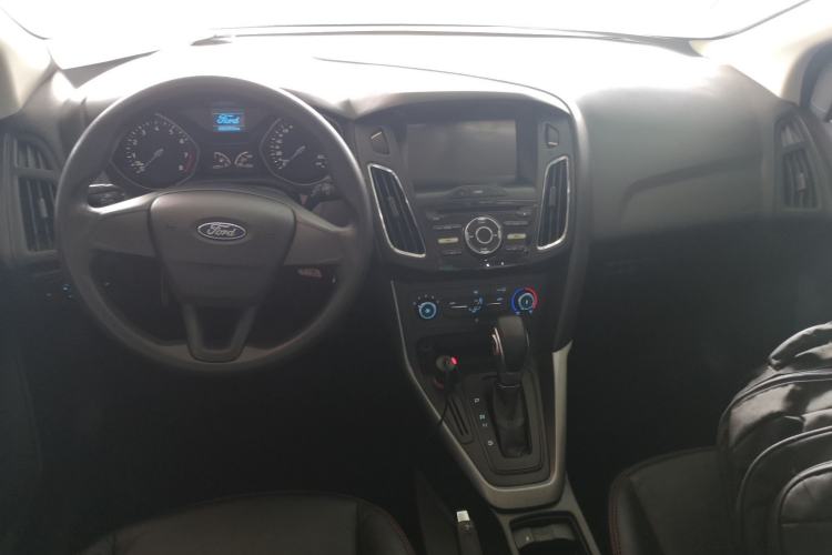 Used Ford Focus 2017 Hatchback 1.6L Automatic Comfort Plus SmartDrive Edition Center Console