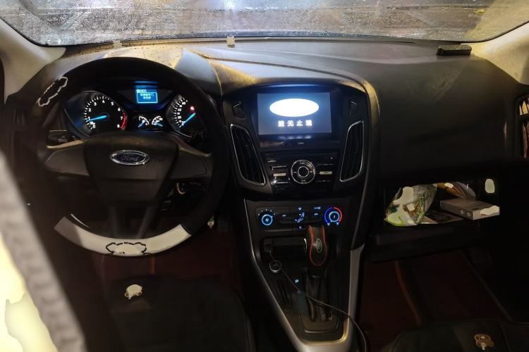 Used Ford Focus 2017 Hatchback 1.6L Automatic Comfort Plus SmartDrive Edition Center Console