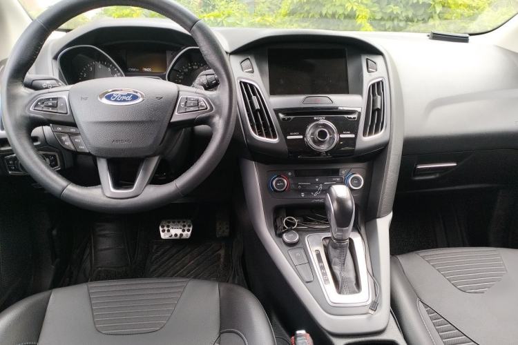 Used Ford Focus 2017 Hatchback EcoBoost 180 Automatic Sport Model Center Console