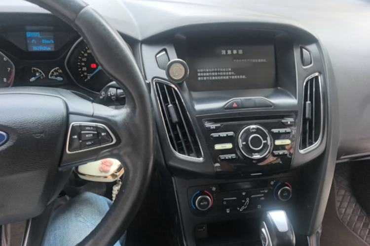 Used Ford Focus 2017 Sedan 1.6L Automatic Fashion Edition Smart Drive Version Center Console