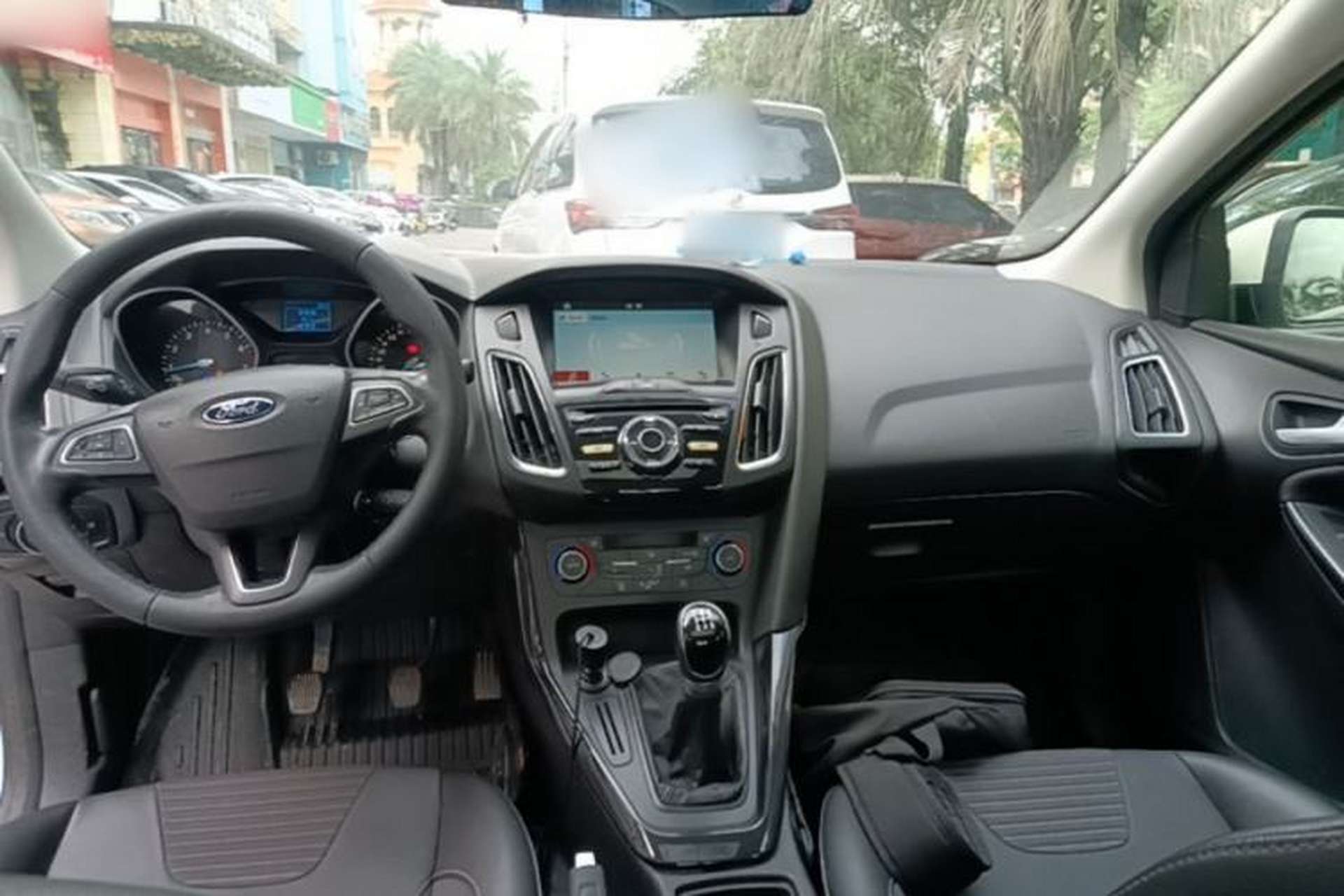Used Ford Focus 2017 Sedan 1.6L Manual Fashion Edition Smart Drive Version Center Console