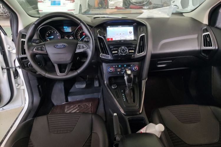 Used Ford Focus 2017 Hatchback 1.6L Automatic Fashion Edition Smart Drive Version Center Console