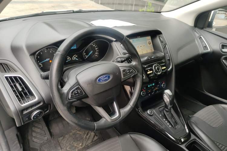 Used Ford Focus 2017 Sedan 1.6L Automatic Fashion Edition Smart Drive Version Center Console