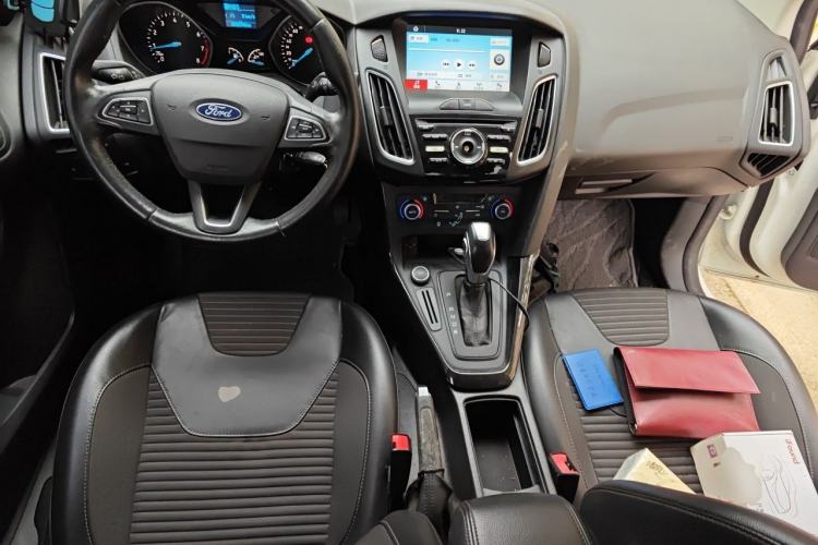 Used Ford Focus 2017 Sedan 1.6L Automatic Fashion Edition Smart Drive Version Center Console