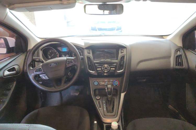 Used Ford Focus 2017 Hatchback 1.6L Automatic Comfort Plus SmartDrive Edition Center Console