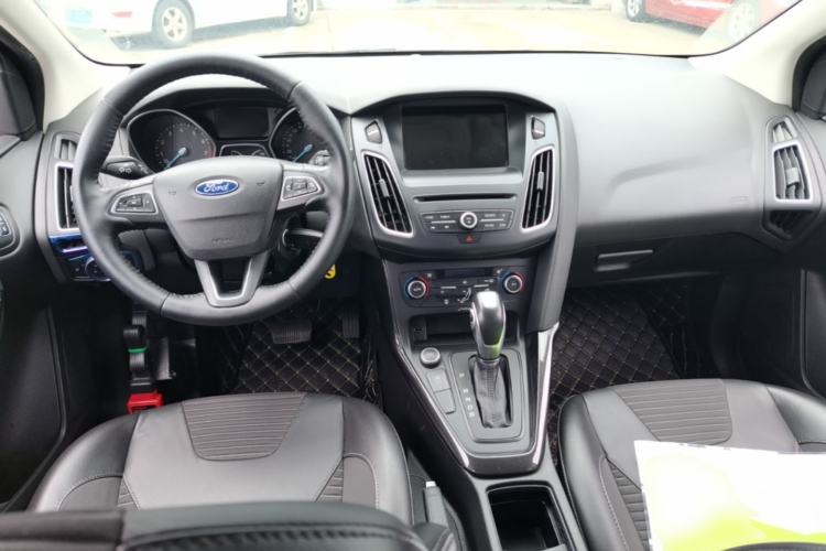 Used Ford Focus 2017 Sedan EcoBoost 180 Automatic Elite Model Center Console