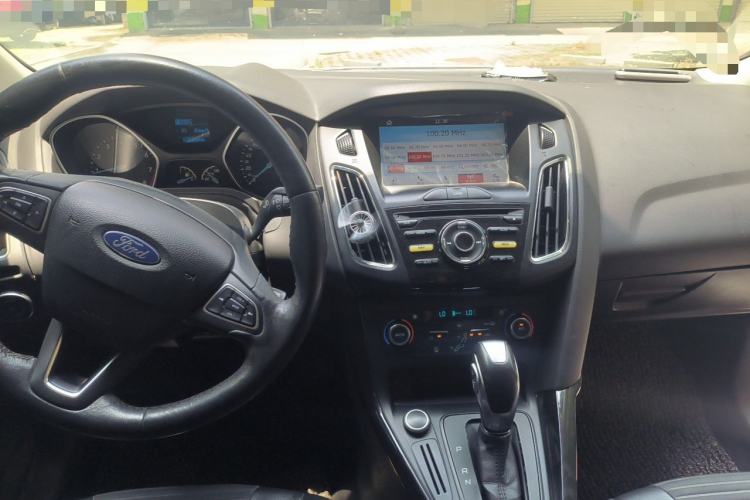 Used Ford Focus 2017 Sedan 1.6L Automatic Fashion Edition Smart Drive Version Center Console