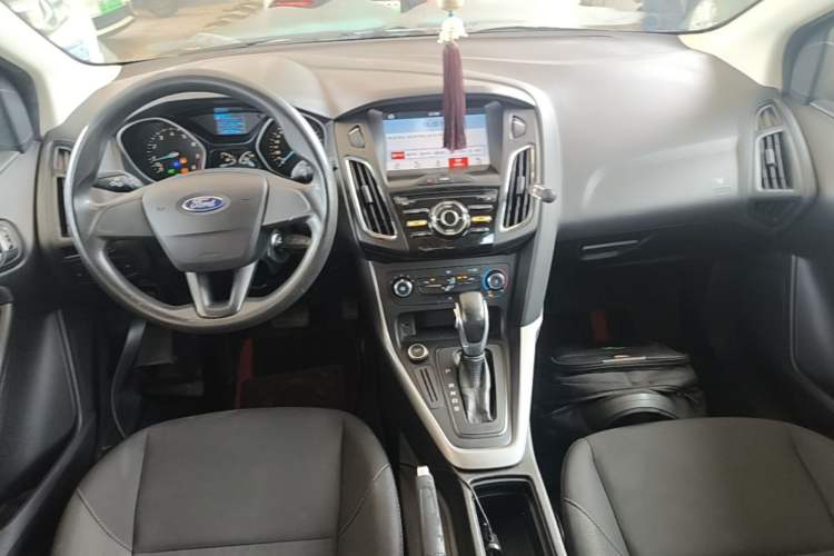Used Ford Focus 2017 Hatchback 1.6L Automatic Comfort Plus SmartDrive Edition Center Console