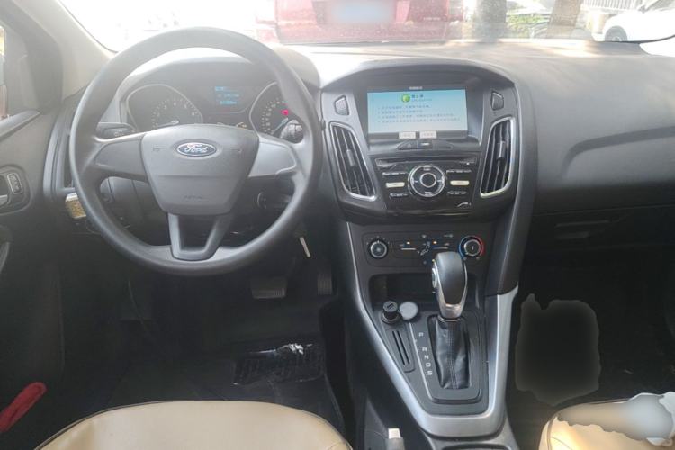Used Ford Focus 2017 Hatchback 1.6L Automatic Comfort Plus SmartDrive Edition Center Console