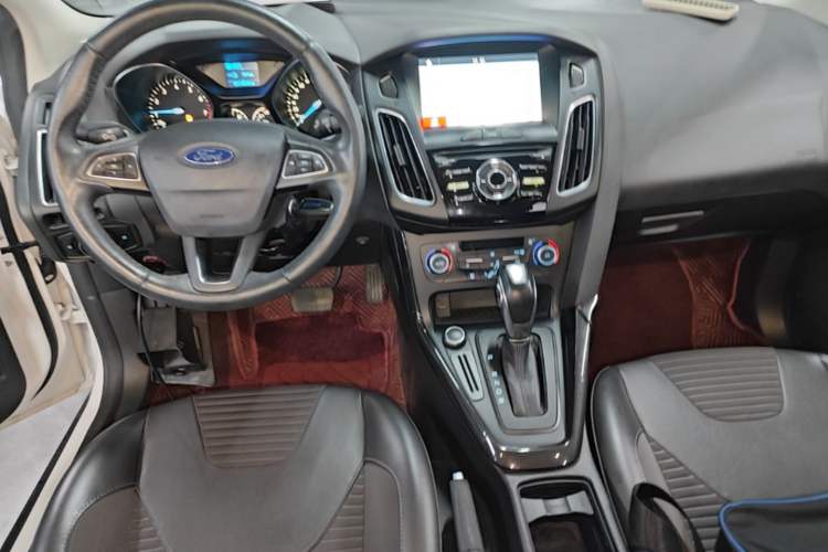 Used Ford Focus 2017 Sedan 1.6L Automatic Fashion Edition Smart Drive Version Center Console