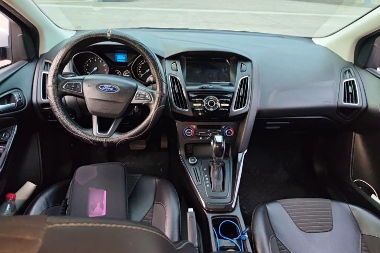 Used Ford Focus 2017 Hatchback 1.6L Automatic Fashion Edition Smart Drive Version Center Console