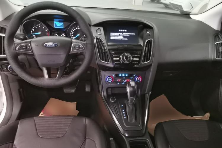 Used Ford Focus 2017 Hatchback 1.6L Automatic Fashion Edition Smart Drive Version Center Console