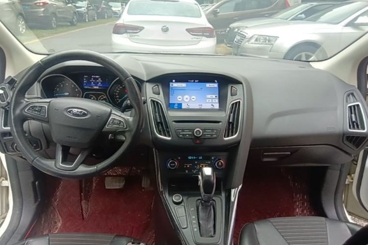Used Ford Focus 2017 Hatchback EcoBoost 180 Automatic Elite Model Center Console
