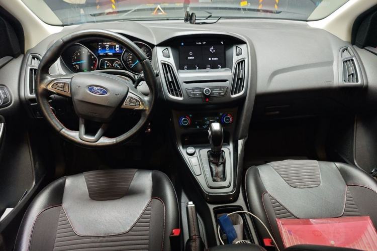 Used Ford Focus 2017 1.5T CTCC White and Black Limited Edition Center Console