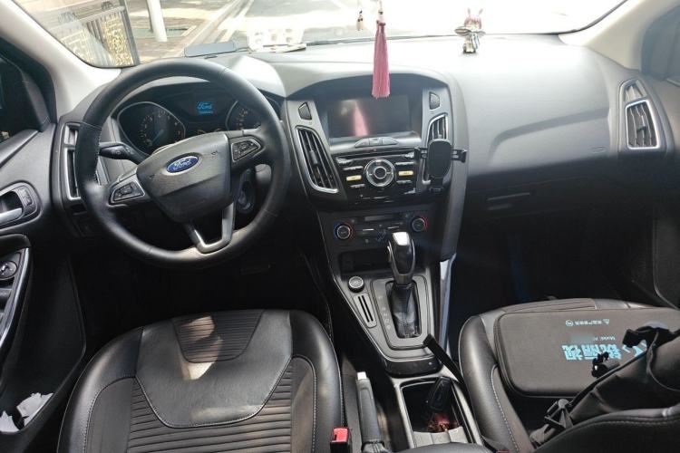 Used Ford Focus 2017 Sedan 1.6L Automatic Fashion Edition Smart Drive Version Center Console