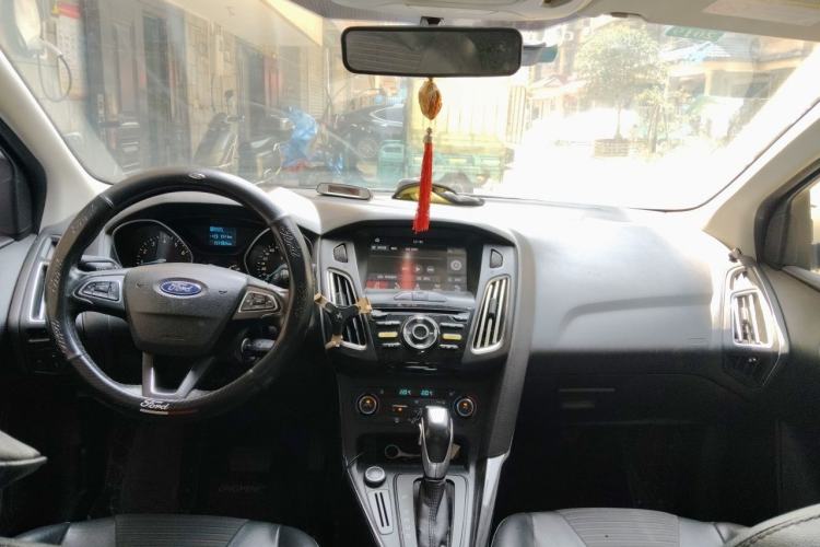 Used Ford Focus 2017 Sedan 1.6L Automatic Fashion Edition Smart Drive Version Center Console