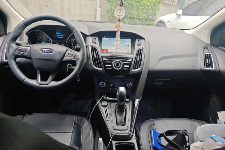 Used Ford Focus 2017 Sedan 1.6L Automatic Fashion Edition Smart Drive Version Center Console