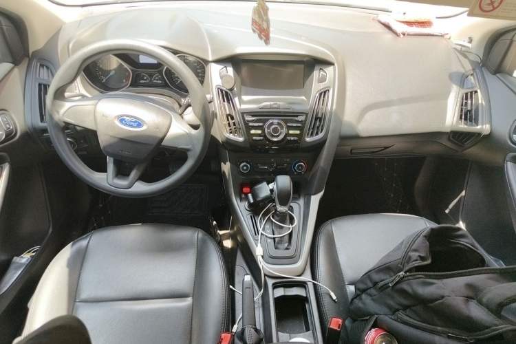 Used Ford Focus 2017 Hatchback 1.6L Automatic Comfort Plus SmartDrive Edition Center Console
