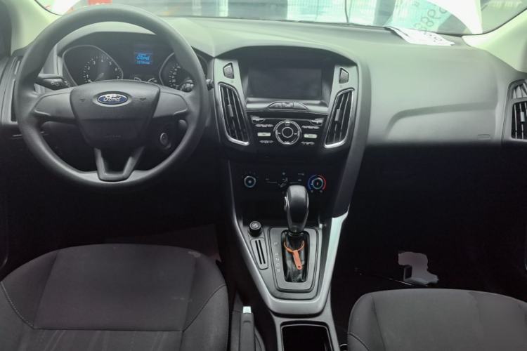 Used Ford Focus 2017 Hatchback 1.6L Automatic Comfort Plus SmartDrive Edition Center Console