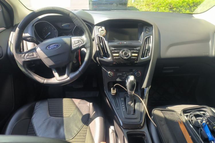 Used Ford Focus 2017 Sedan 1.6L Automatic Fashion Edition Smart Drive Version Center Console