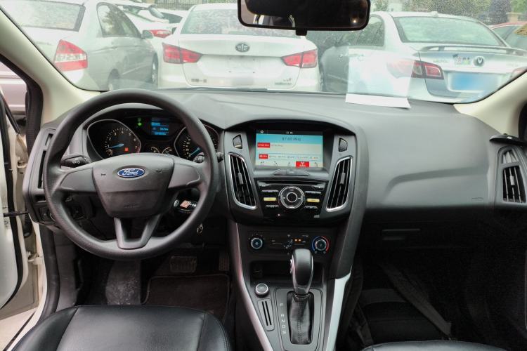 Used Ford Focus 2017 Hatchback 1.6L Automatic Comfort Plus SmartDrive Edition Center Console