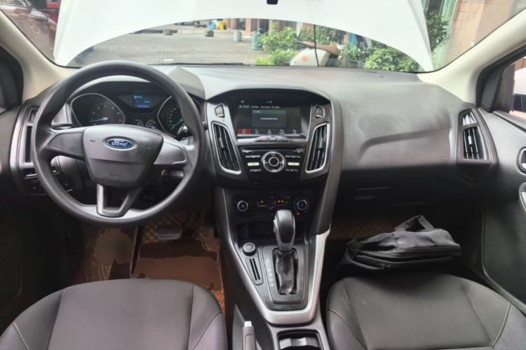 Used Ford Focus 2017 Hatchback 1.6L Automatic Comfort Plus SmartDrive Edition Center Console