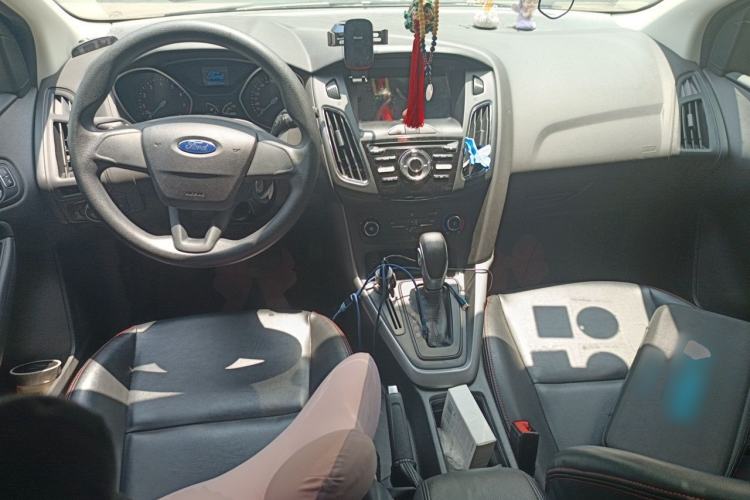 Used Ford Focus 2017 Hatchback 1.6L Automatic Comfort Plus SmartDrive Edition Center Console