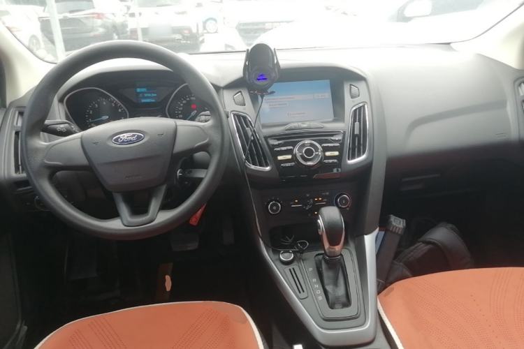Used Ford Focus 2017 Hatchback 1.6L Automatic Comfort Plus SmartDrive Edition Center Console