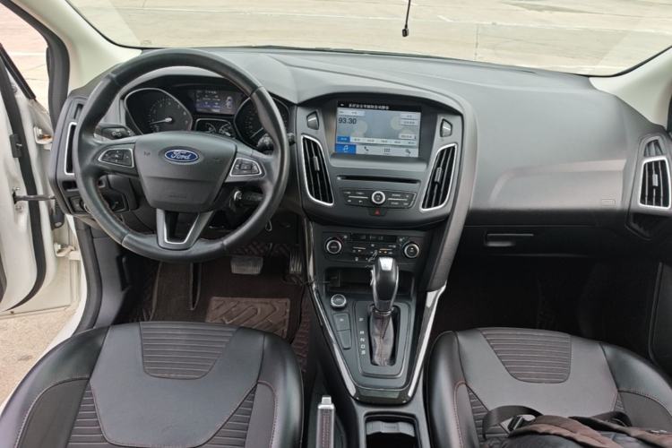 Used Ford Focus 2017 1.5T CTCC White and Black Limited Edition Center Console